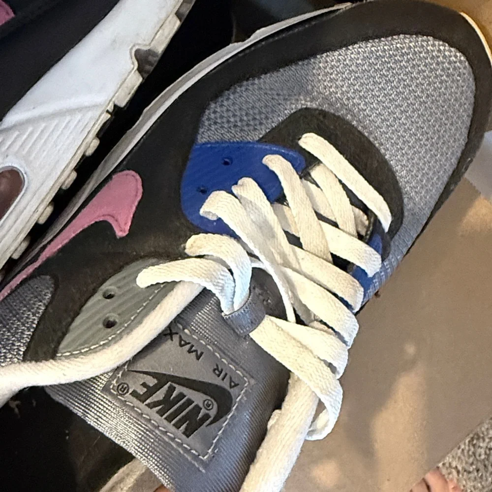 Blue and Pink Nike Air Max 90 - Picture 10 of 11